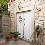 Casa Gojave - Authentic Hvar House With Garden Feriehus *