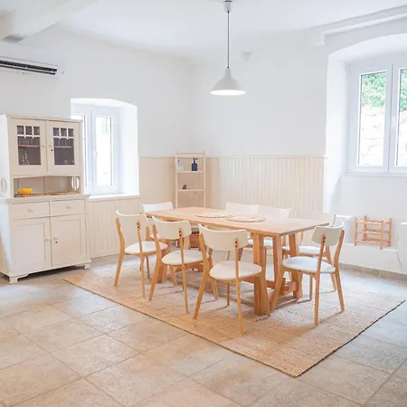 펜션 Casa Gojave - Authentic Hvar House With Garden *