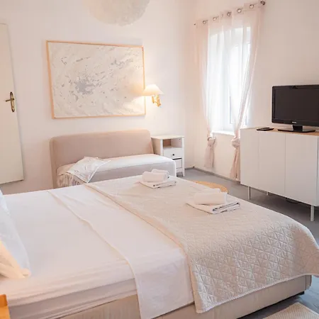 Casa Gojave - Authentic Hvar House With Garden *